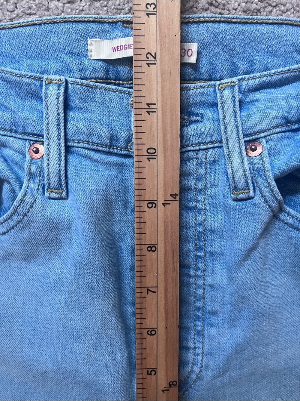 Levi’s Wedgie Skinny Jeans Size 30 Light Blue Button Fly Crop - Picture 9 of 11
